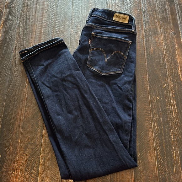 Levi’s Mid-Rise Skinny Jeans - Picture 3 of 3